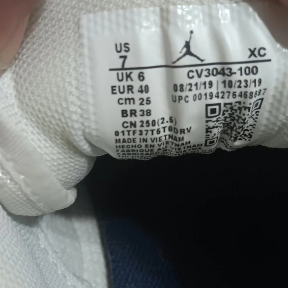 Nike Air Jordan 1 One Paris Low - Picture 3 of 6